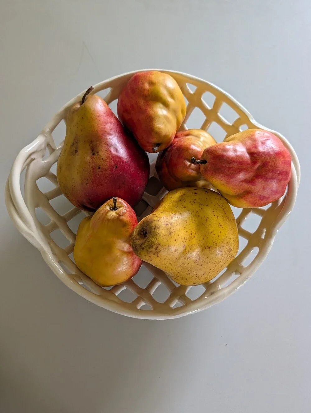 6 very realistic FAUX PEARS decorative fruit